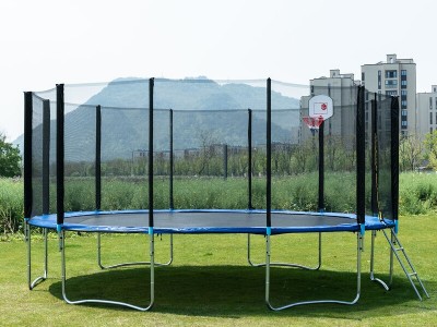 000Trampoline+with+Safety+Enclosure (1)