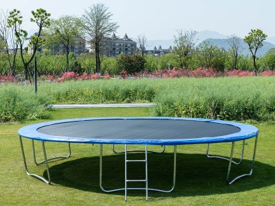 000Trampoline+with+Safety+Enclosure (6)