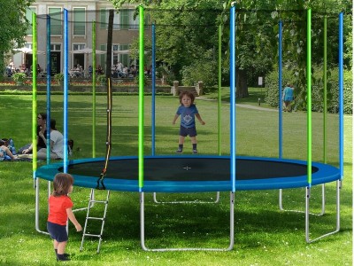 00Backyard+Trampoline5