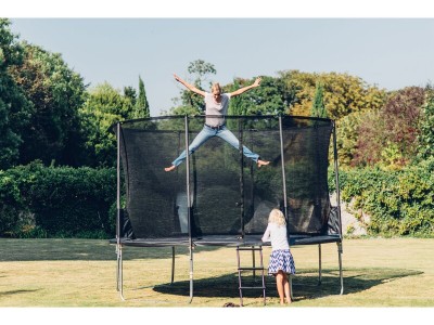 0Trampoline+with+Safety+Enclosure2