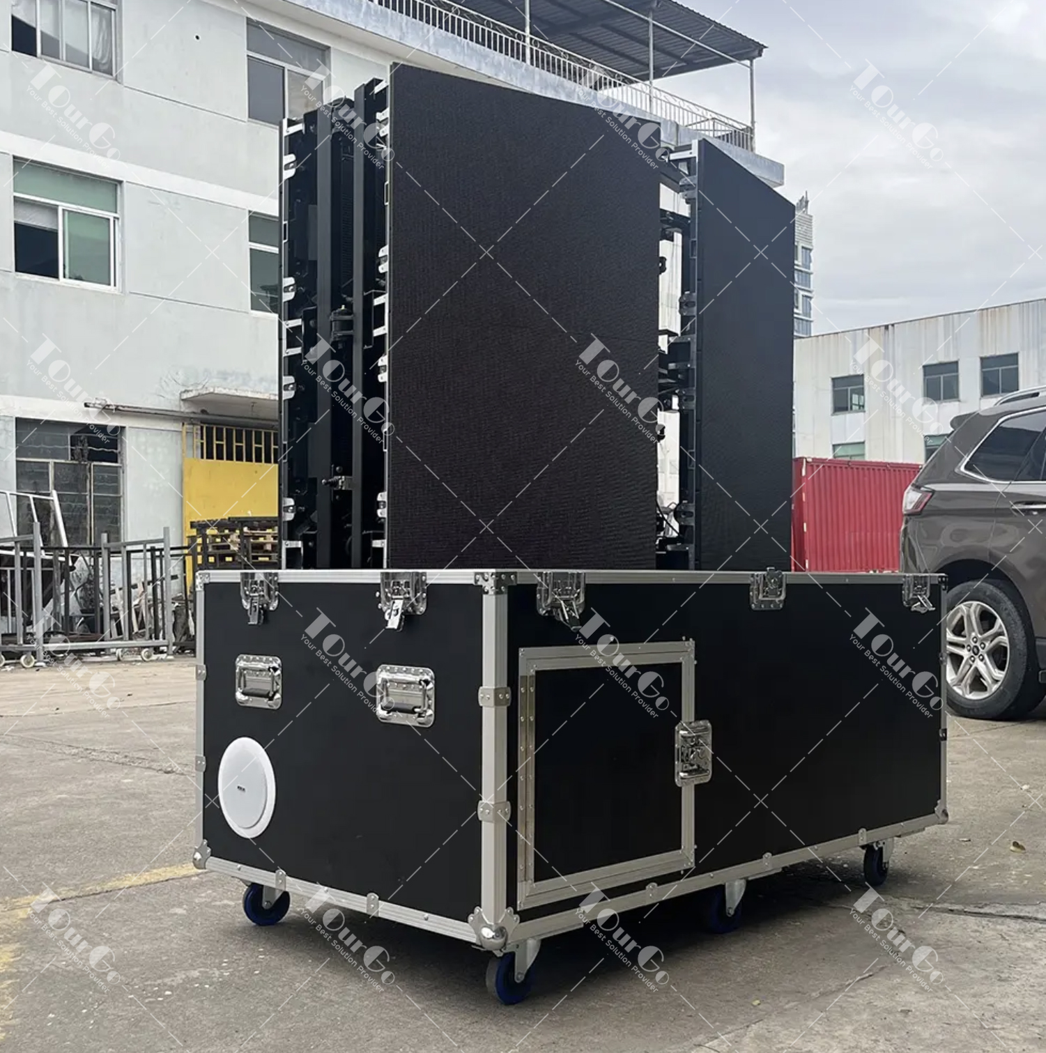 Unit Size 2.5×1.5m Lifting Video Wall Custom Folding LED Screen Movable Flight Case LED Screen Advertising Display