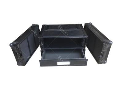 10flight case for wireless microphone