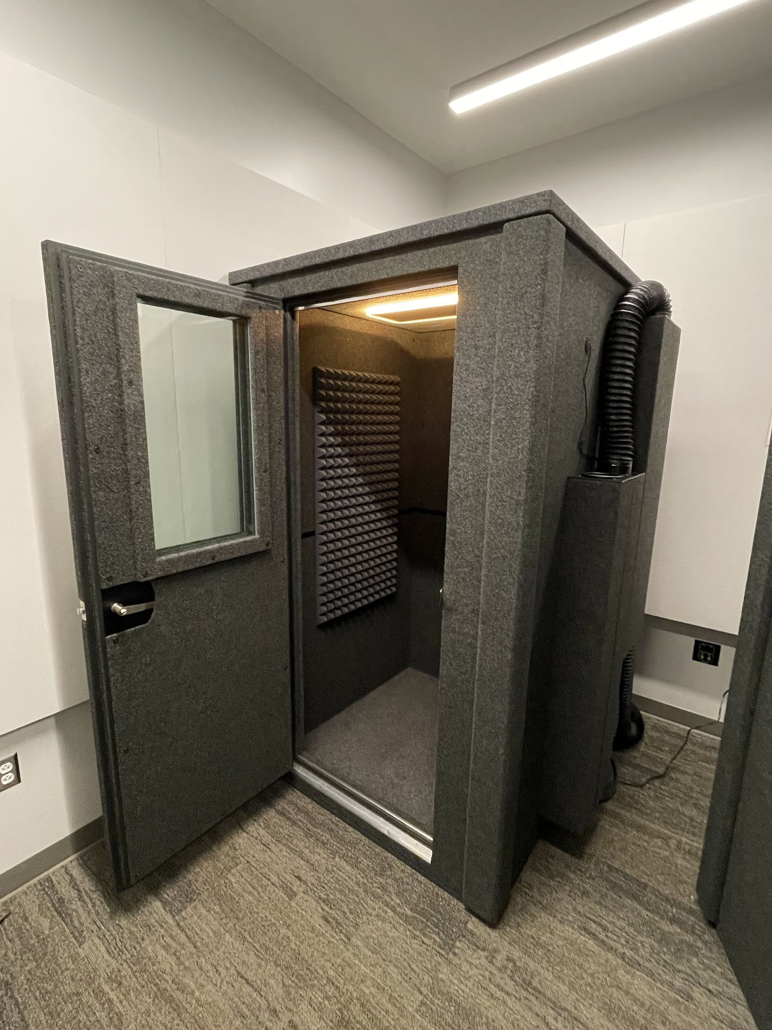 10 soundproof booth