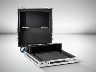 1Allen & Heath SQ-6 mixing console flight case