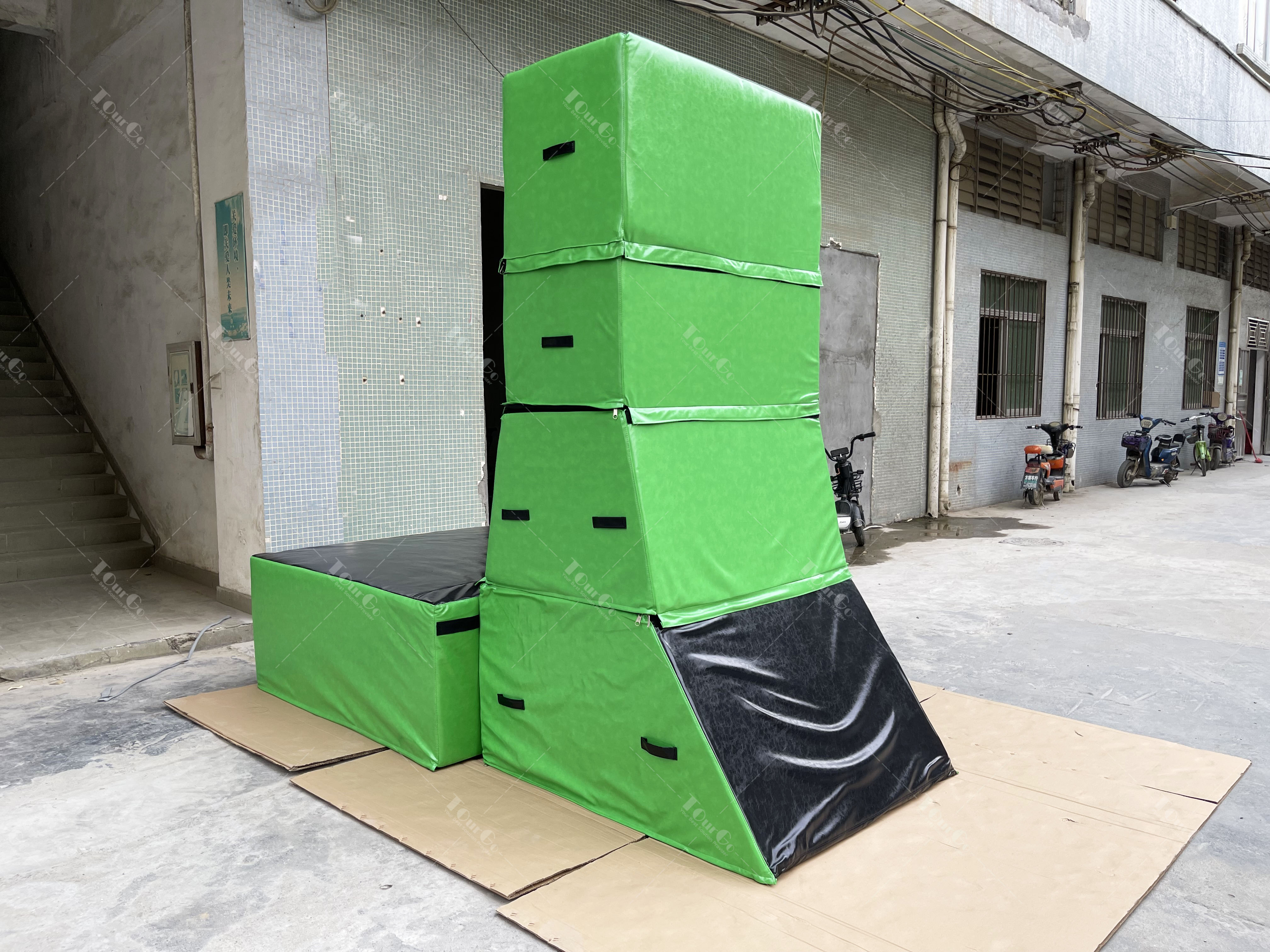 LANDING MAT114