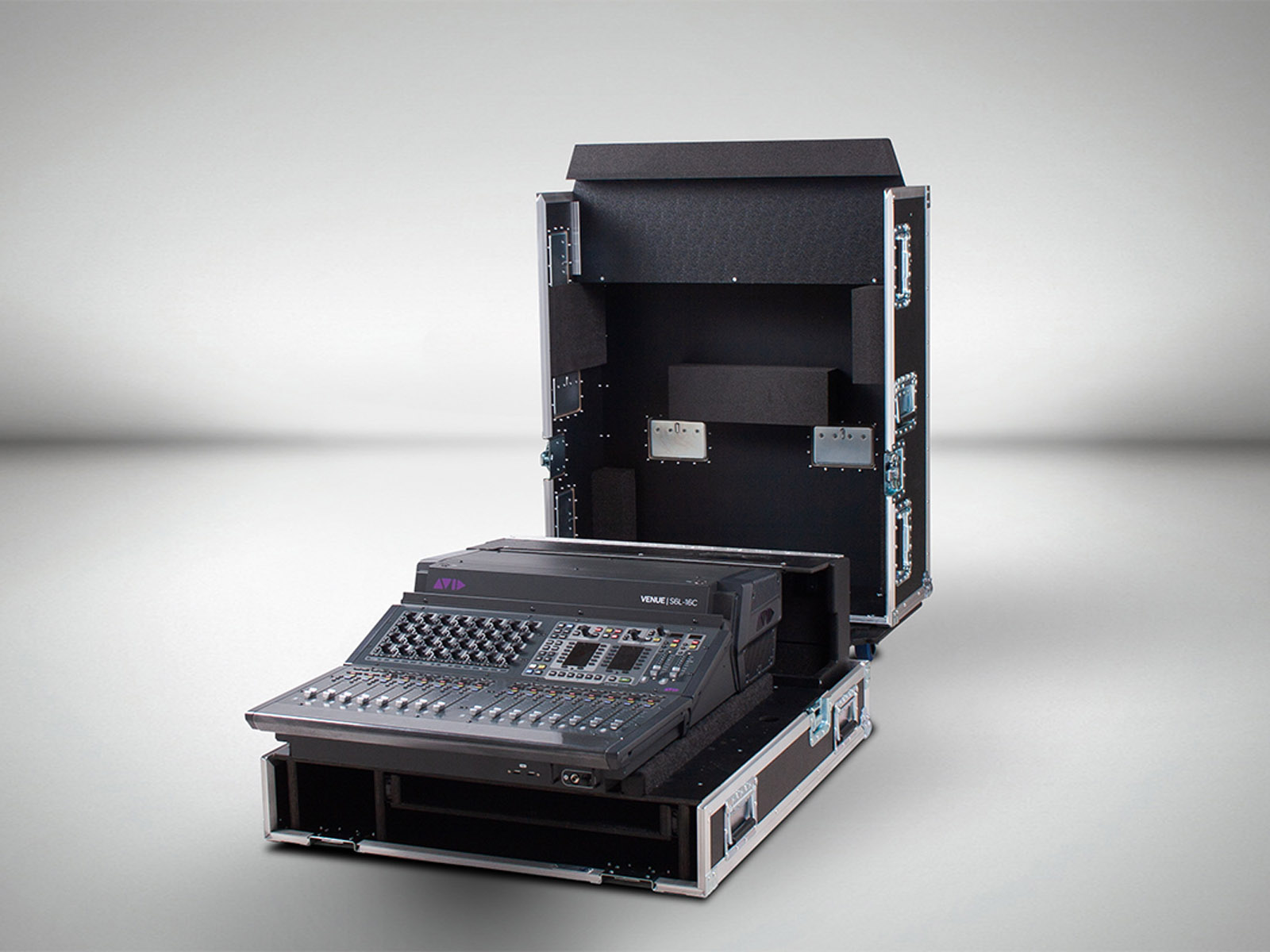 1Mixing console cases