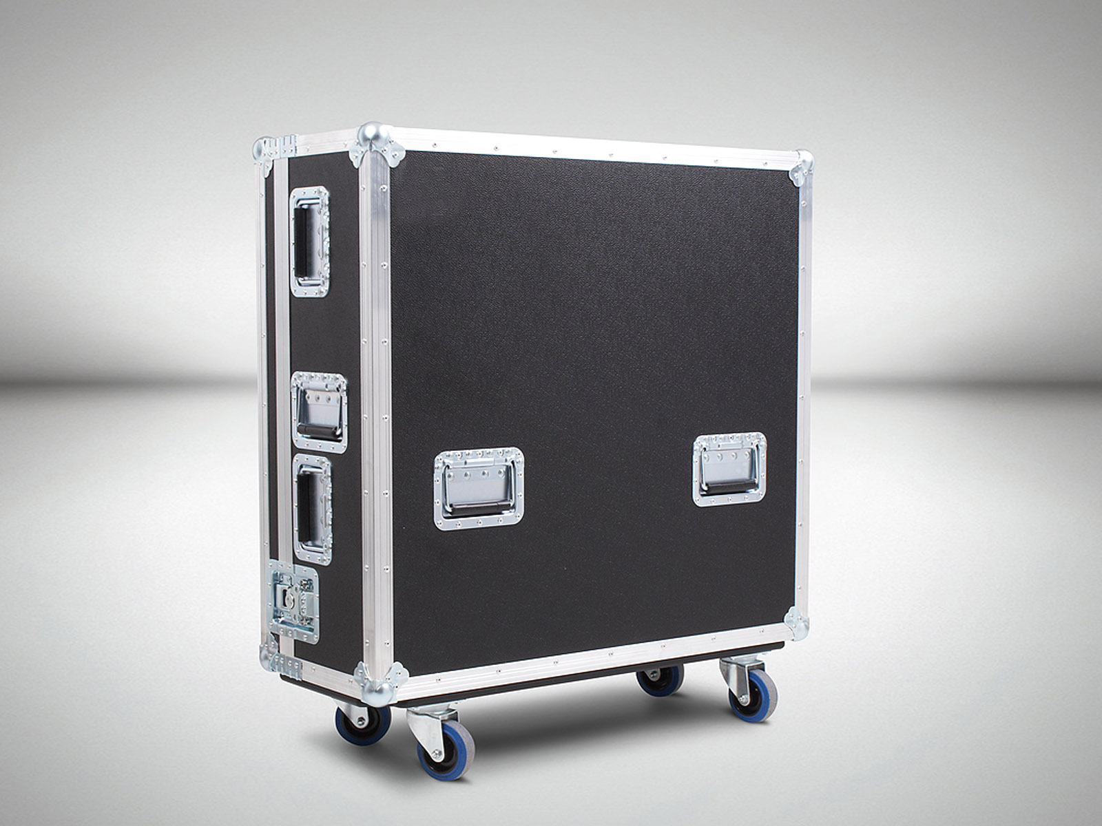 1Midas M32 Case