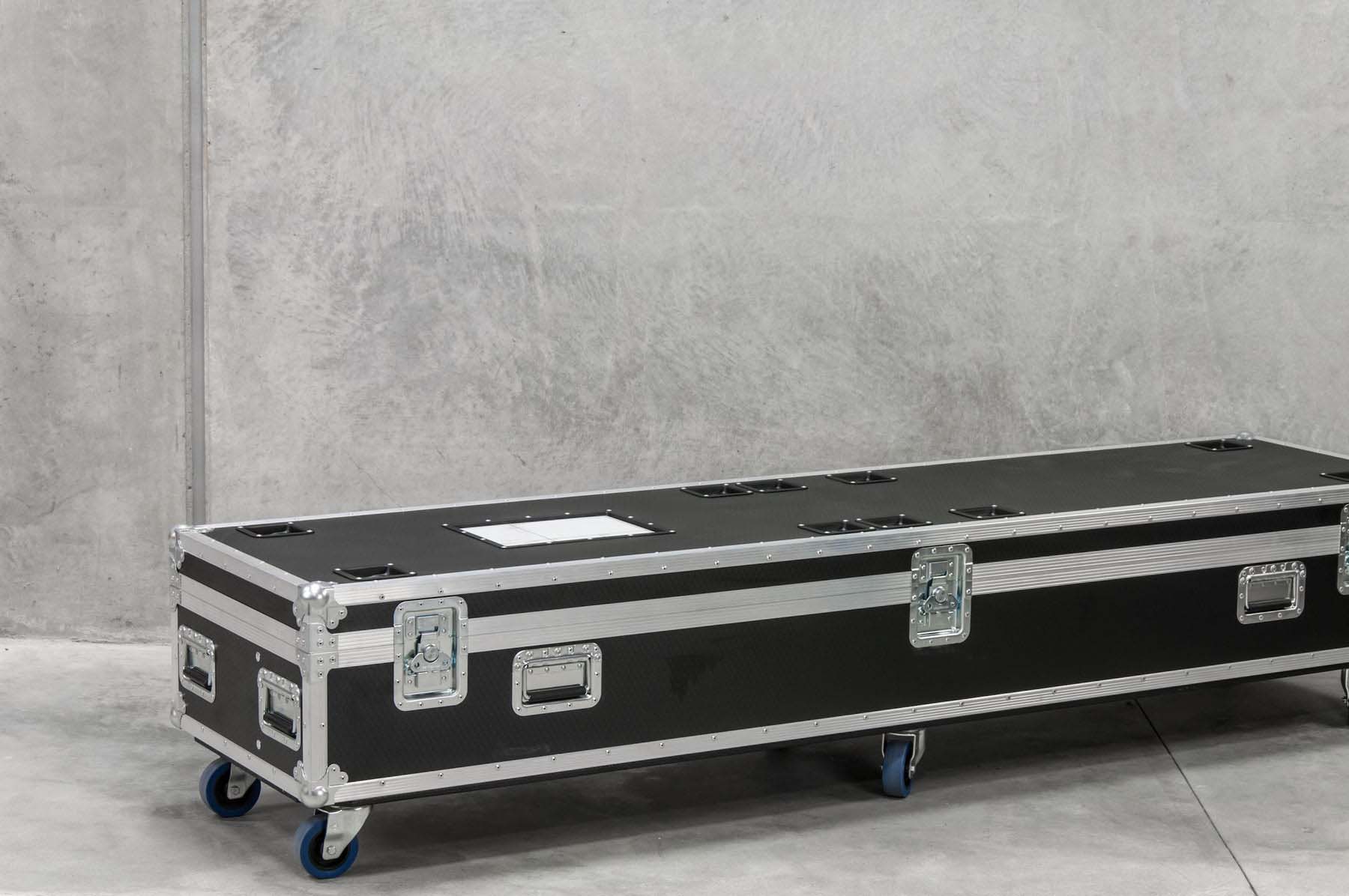 1 ROAD CASES / 24 X 90 SHORT CASE
