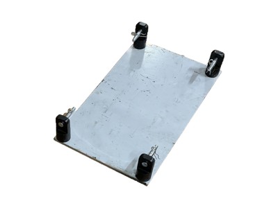 Base for pre rig truss with mail femail connectors