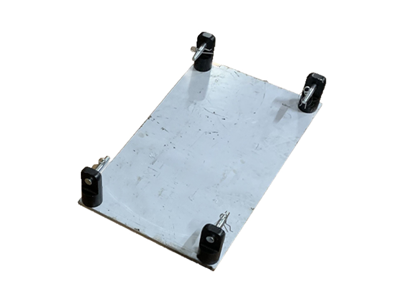 Base for pre rig truss with mail femail connectors