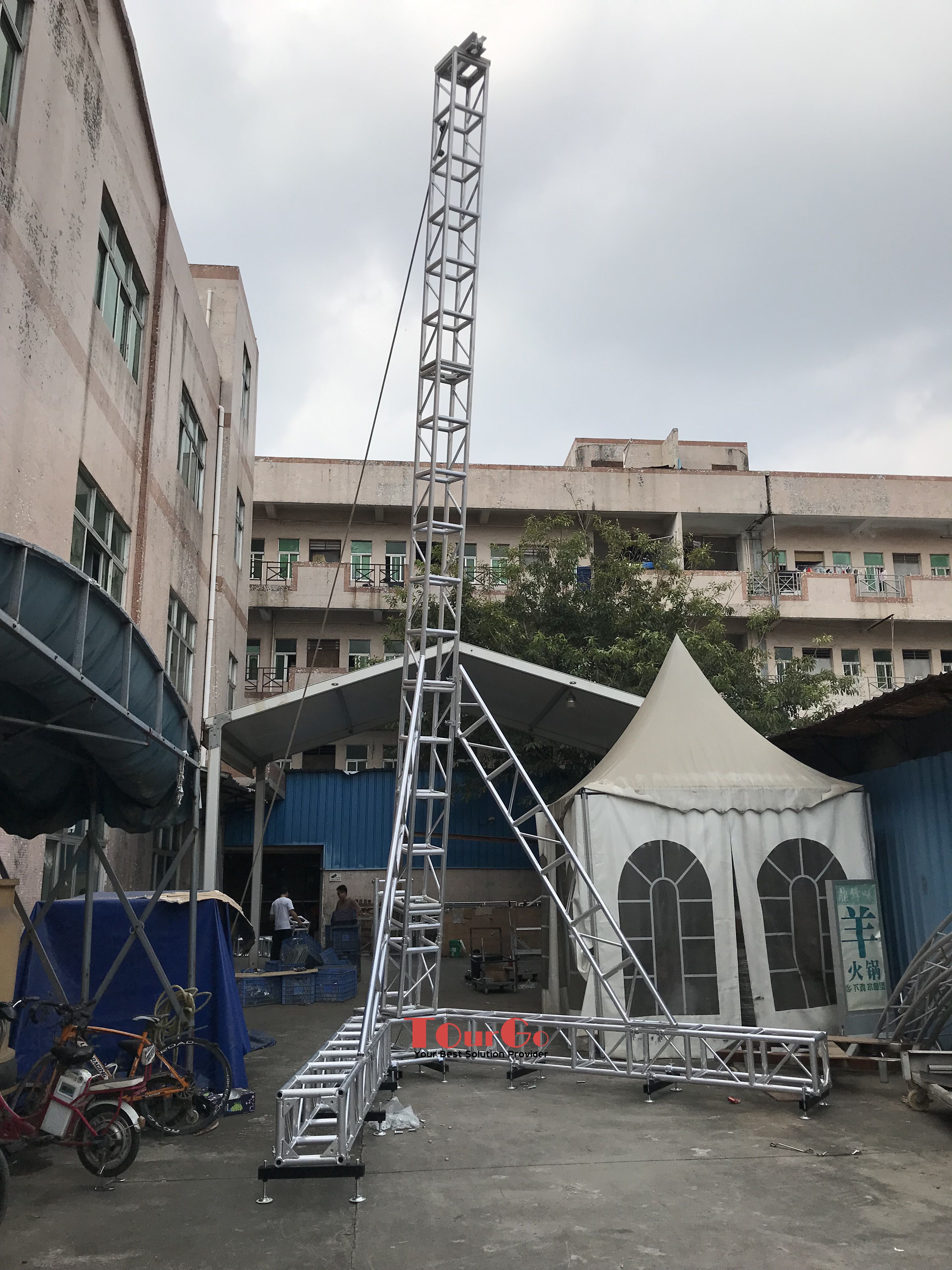 TourGo Truss Tower Lift for Line Array Speaker