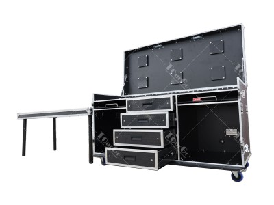 6×24″ Screen Motorsport Telemetry Production Flight Case with the Lid Table