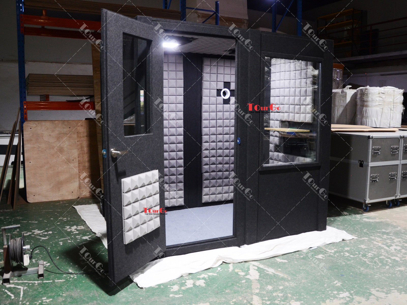 https://www.tourgosolution.com/products/studio-sound-boothvocal-music-recording-boothprivacy-pods.html