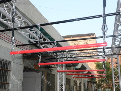 American Gymnast and Ninja Training Equipment Swinging Hanging Obstacles Ninja Trapeze Bar / Ninja Monkey Bars for Kids & Adult
