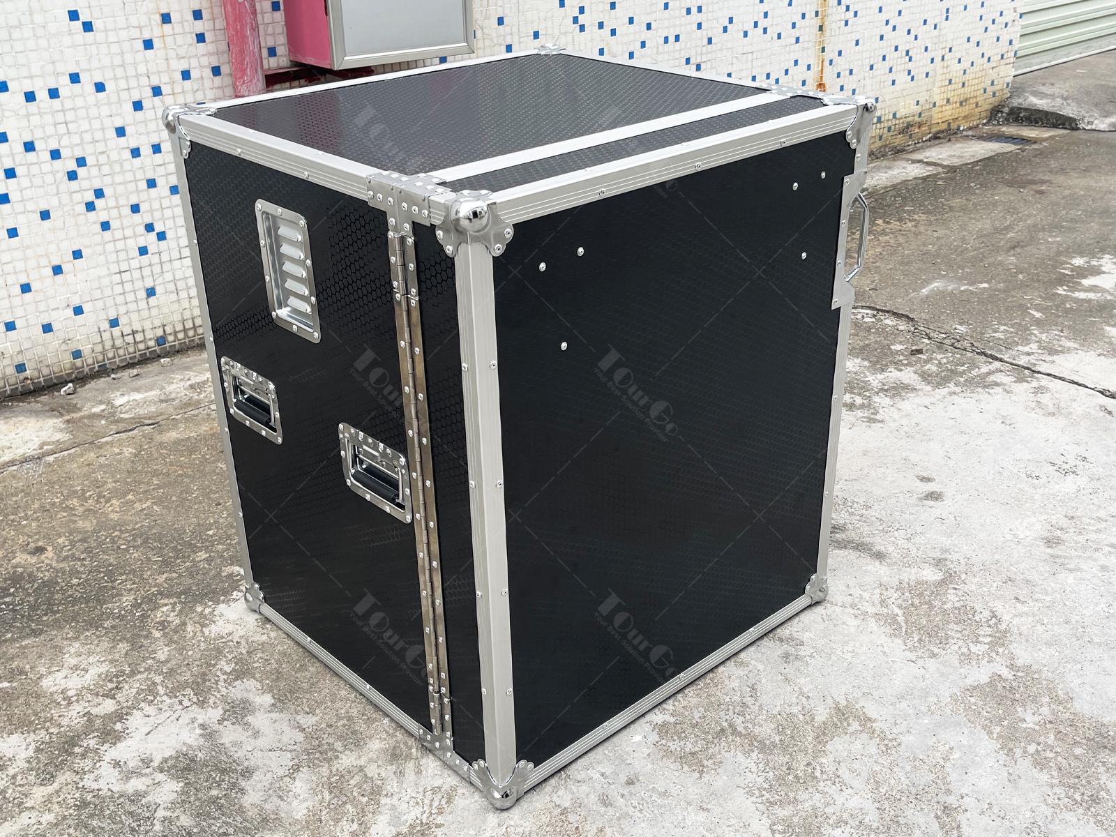 Horse tack box