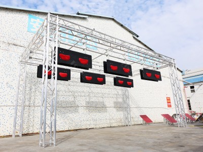 Obstacle Course Racing UIPM Obstacle 16. Climbing Holds
