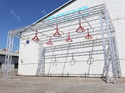 Obstacle Course Racing UIPM Obstacle 17. Flying Hoops