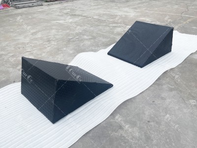 Jumping ninja obstacles the slanted steps-black color