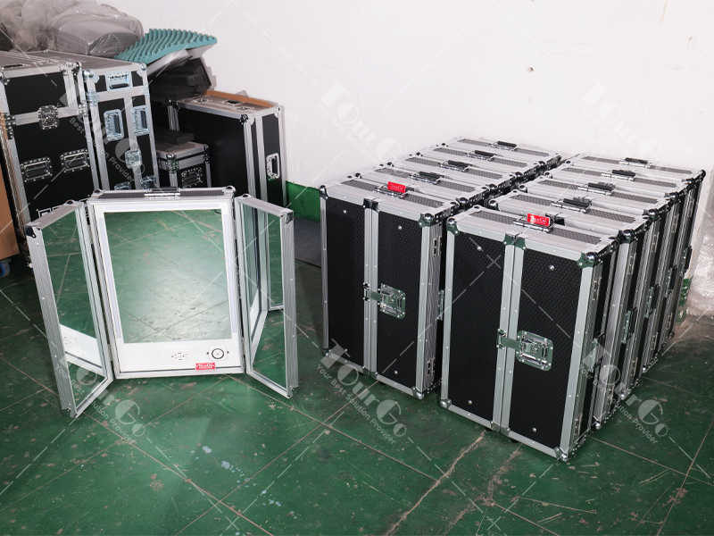 1  Make-Up Mirror Flight Case 