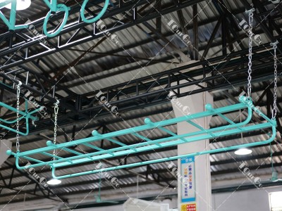 1 Hanging Metal Ladder