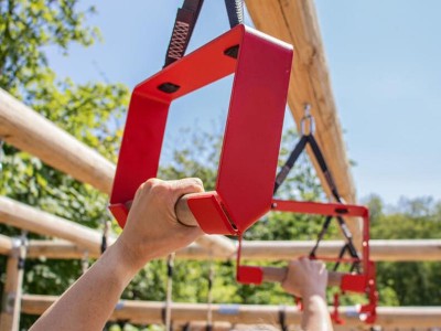 13Floating Monkey Bars