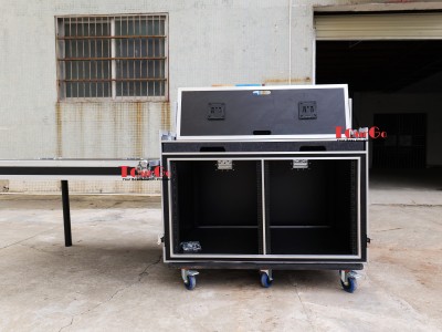 14flight case with Production Workstation