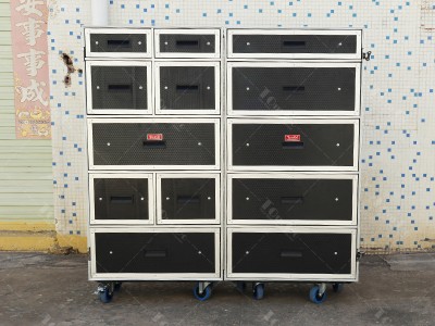 1 Thirteen Drawer Workbox