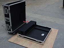 Soundcraft si Impact Mixer Flight Case With Dog Box