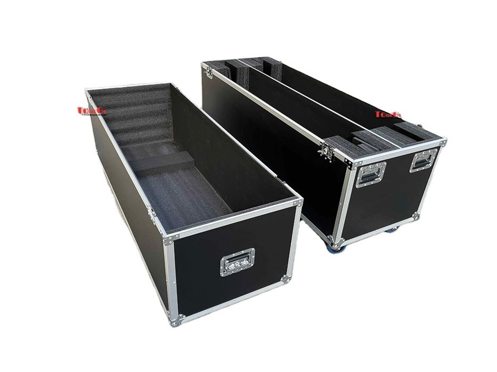 Universal Dual 70inch LCD/LED/Plasma TV Flight Case With 4″ Wheels