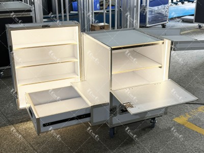 16Display Flight Case