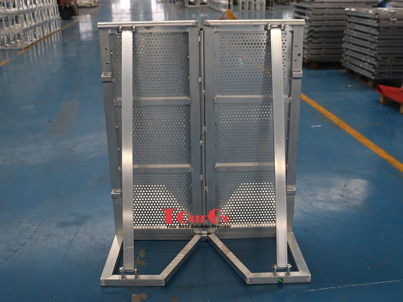 https://www.tourgosolution.com/stage-barriers