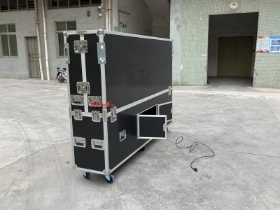 18Aluminum Flight Case