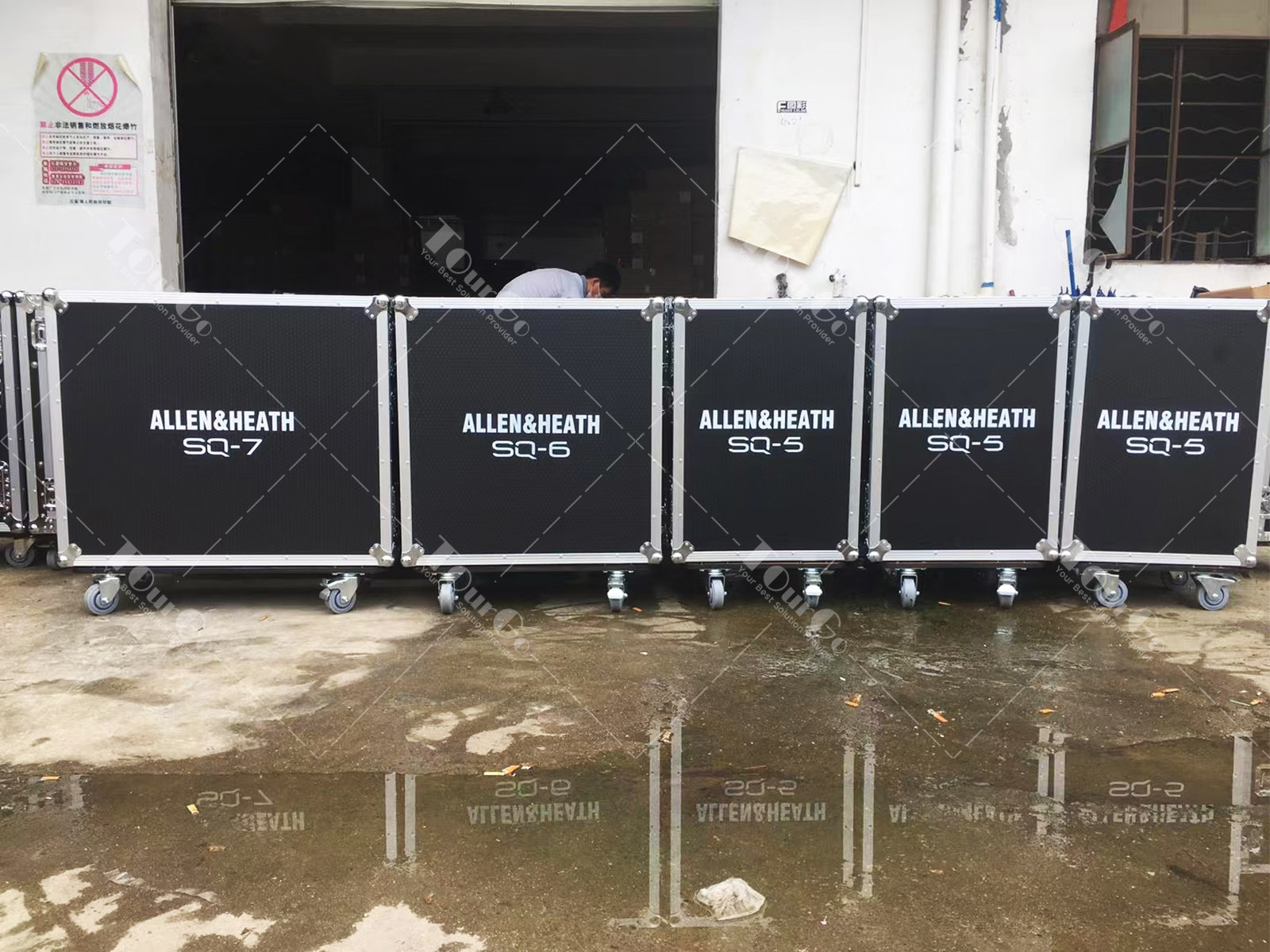 18Flight Road Mixer Case
