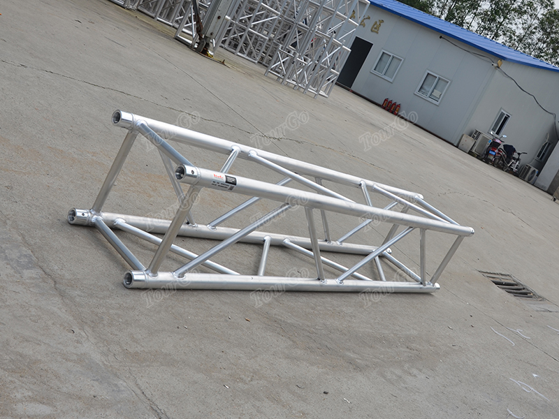 F44 400mm Square Aluminum Spigot Truss 2m Length