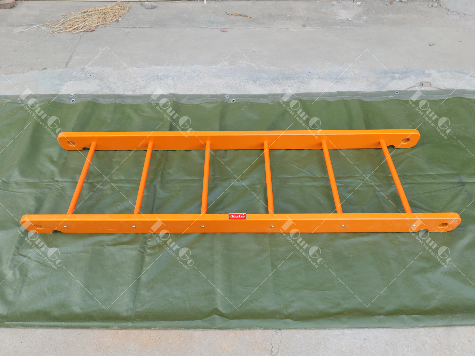 2Hanging Ladder