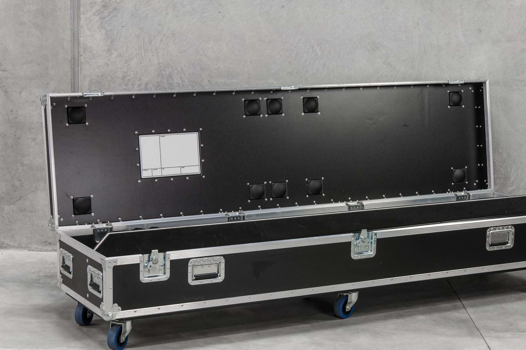 2 ROAD CASES / 24 X 90 SHORT CASE