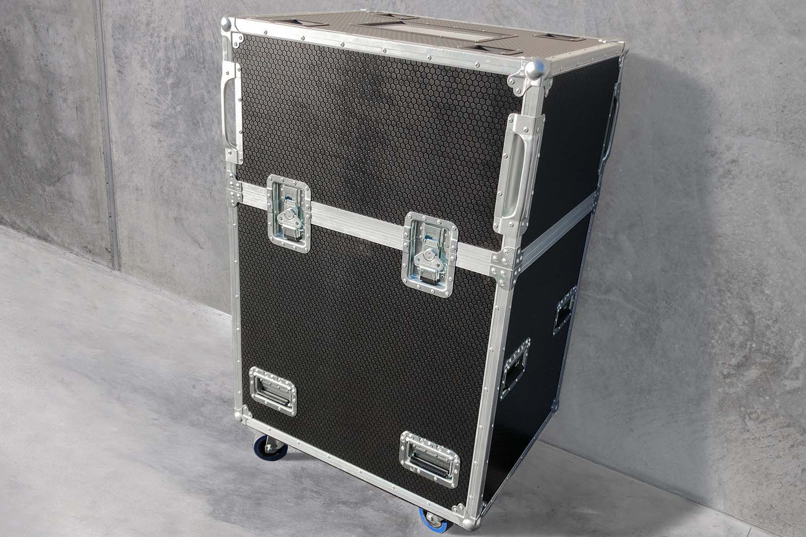  ROAD CASES / 24 X 30 MIC STAND CASE