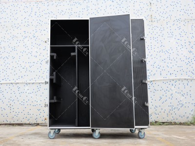 2 Wardrobe Cases 