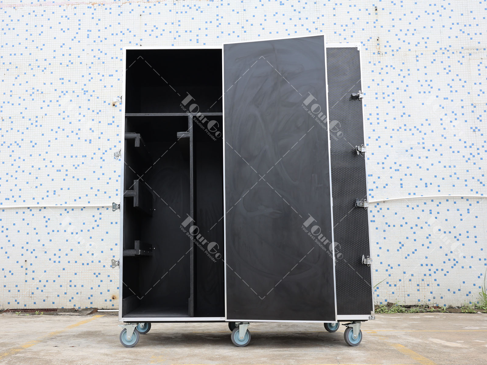 2 Wardrobe Cases 
