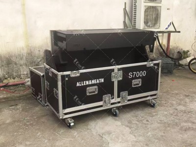Flip flight case for Allen &Heath S7000