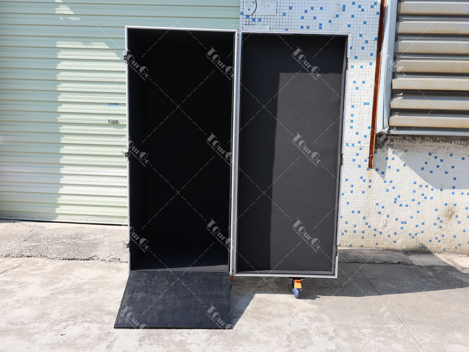 2 Trunks and Utility Cases
