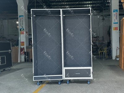 2 Wardrobe Flight Case