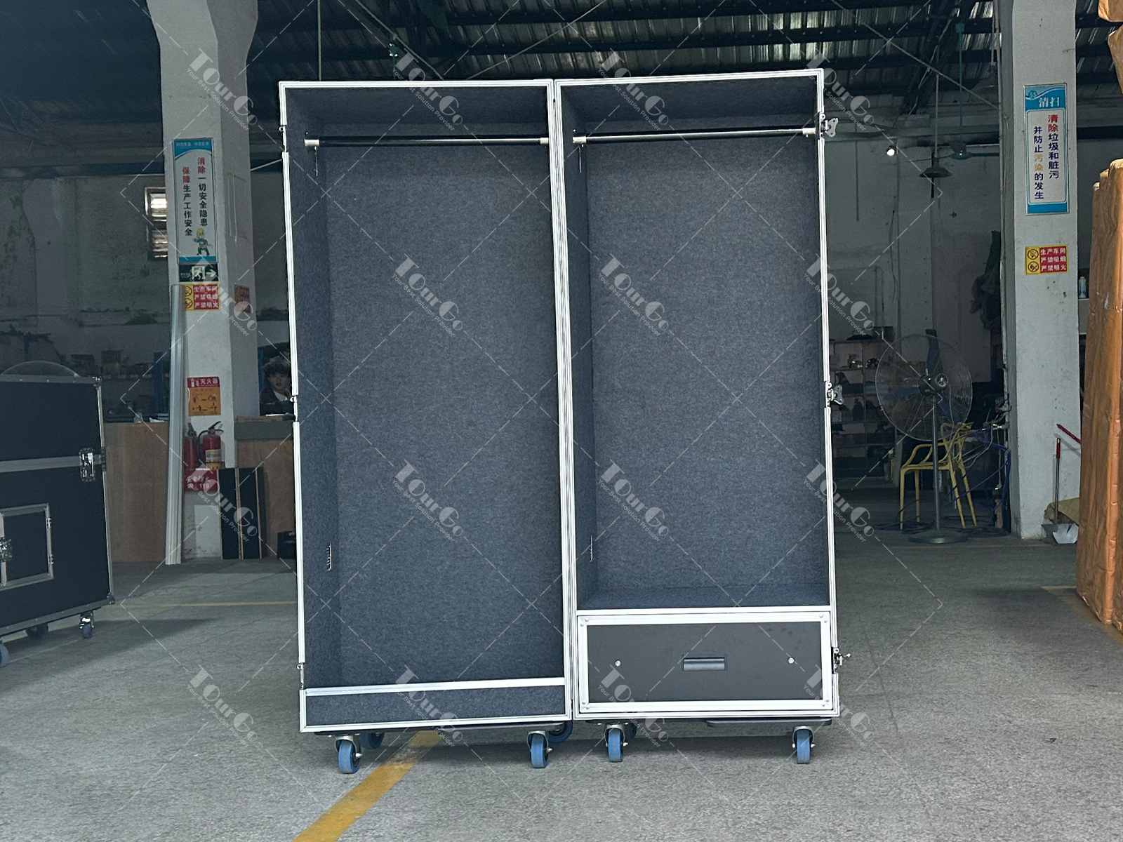 2 Wardrobe Flight Case