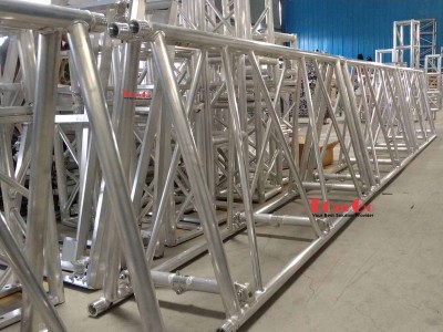 TRIANGLE TRUSS