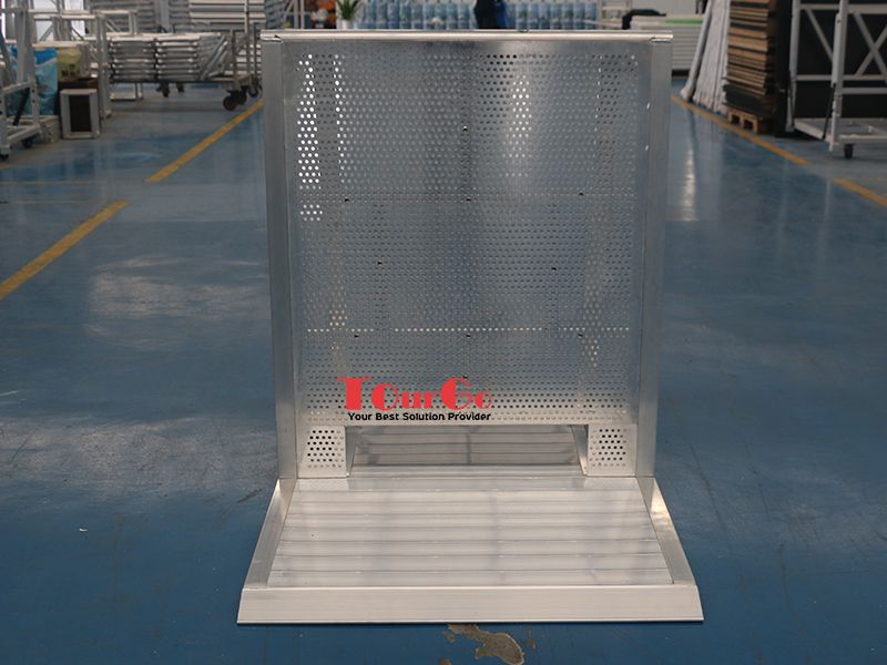 https://www.tourgosolution.com/stage-barriers