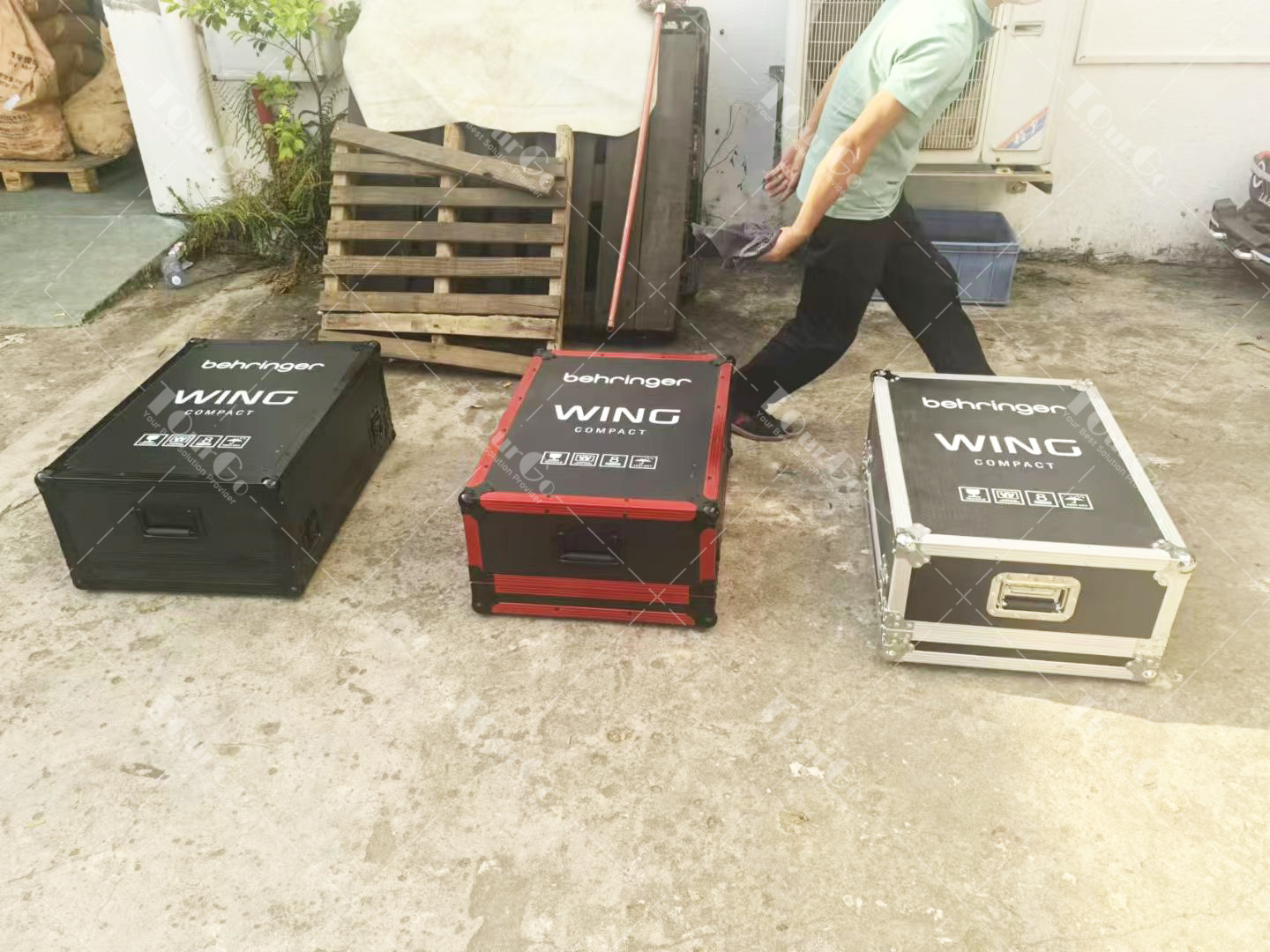 23 Behringer Wing Compact