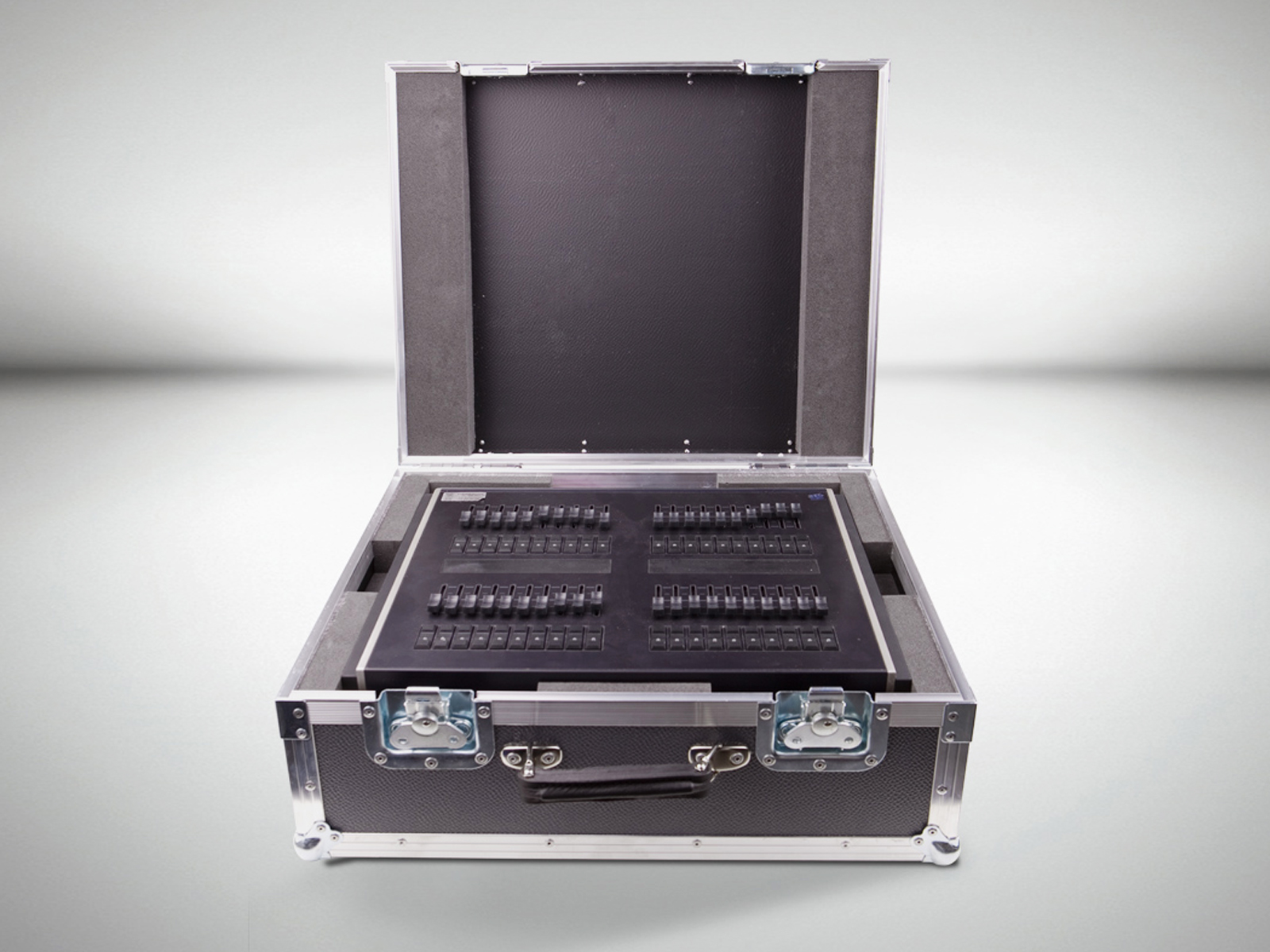 25ETC Fader Wing 2×20 Flight Cases