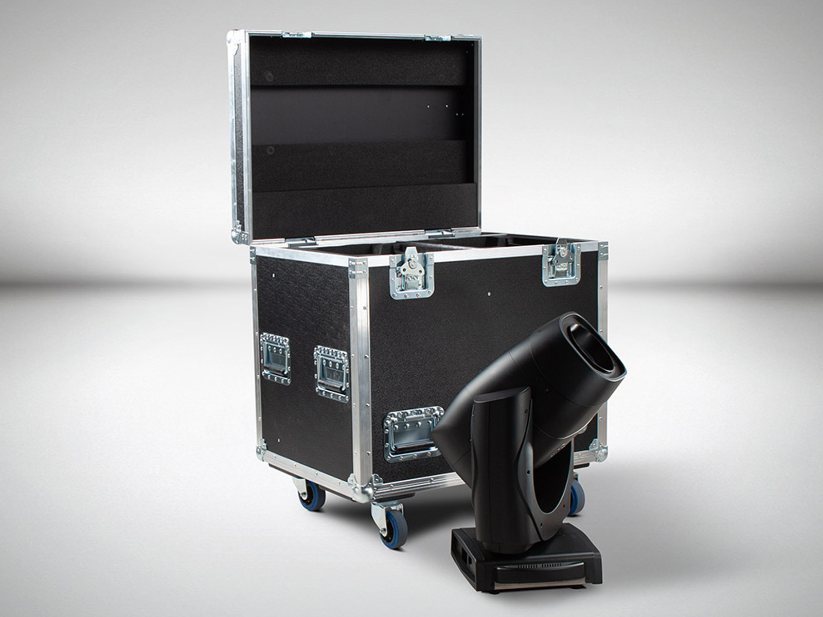 25Clay Paky Sharpy Plus CASE