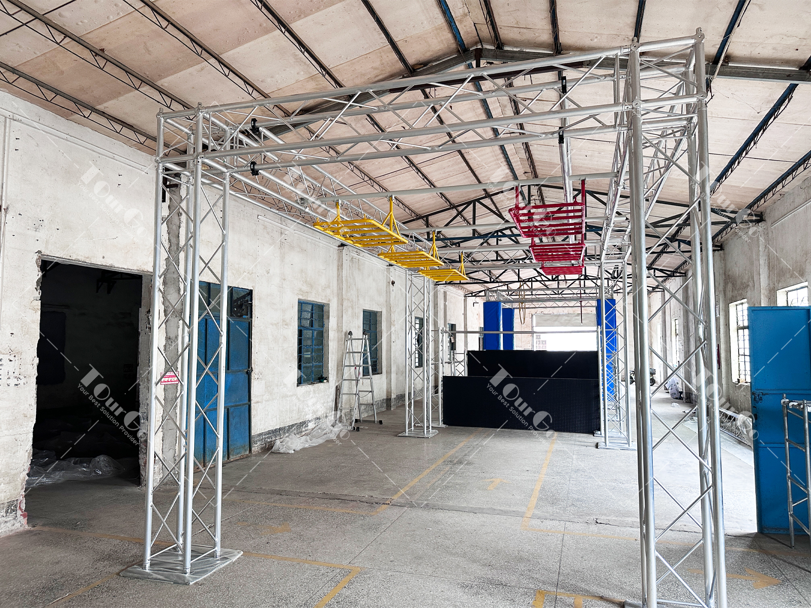 UIPM Obstacle 13. Tilting ladders