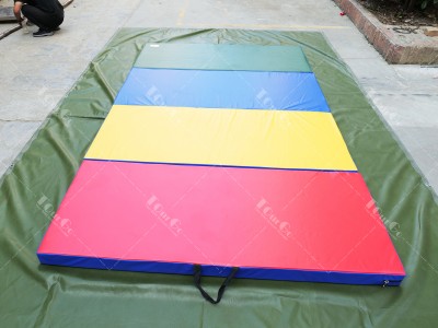 Multiselective Standard Folding Panel Tumbling Mats